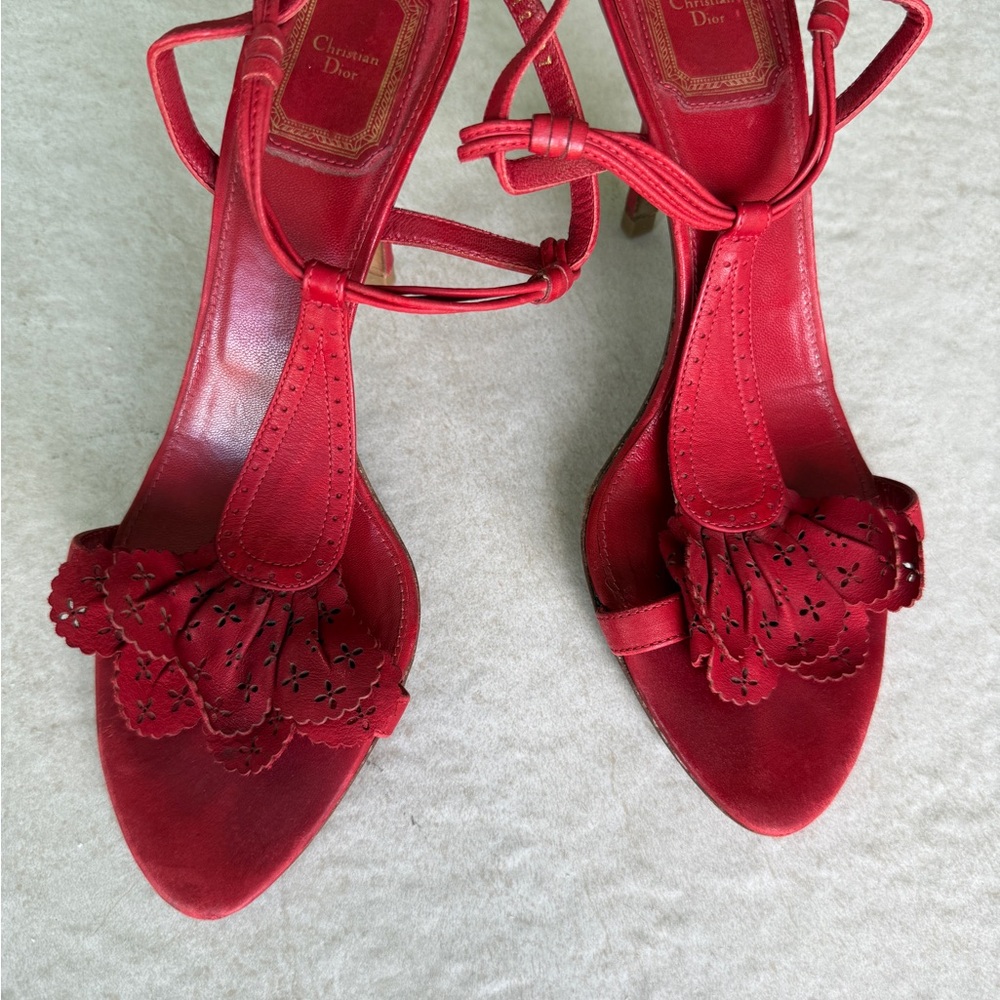 CD Galliano Era Cutwork Floral T-Strap Heels Rare Archival
❤️ - Picture 4 of 6